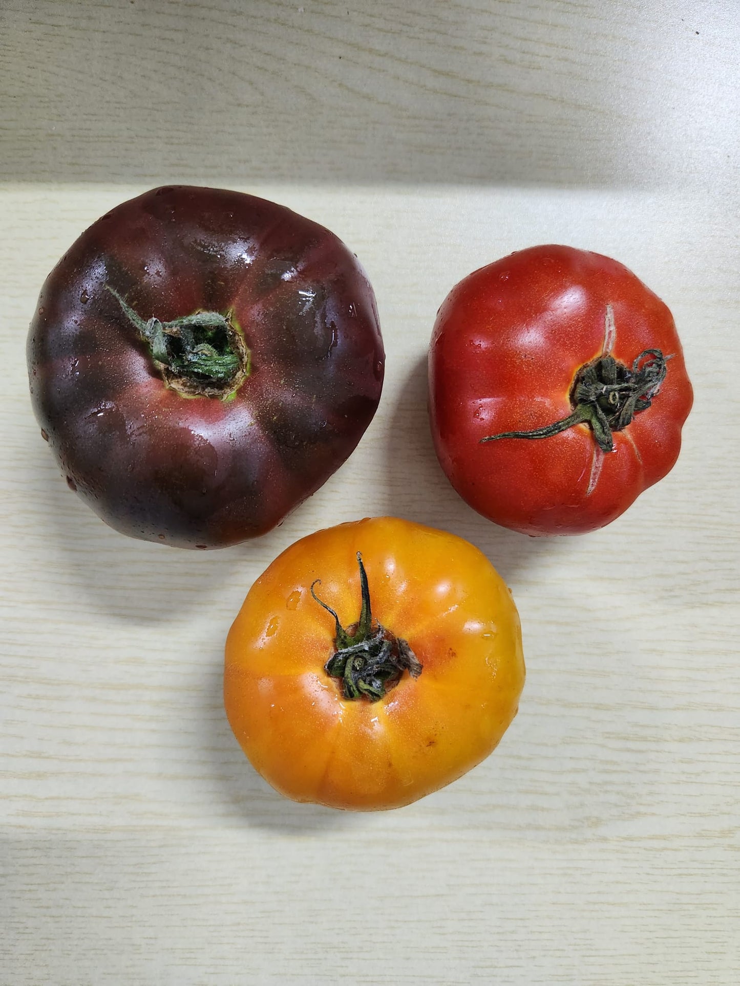 Ugly Heirloom Beefsteak Tomato ~500g